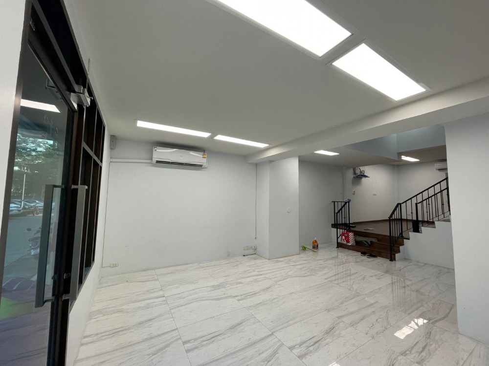 เช่า โฮมออฟฟิศ ชิค ดิสทริคท์ ราม 53 พื้นที่ใช้สอย 235 ตร.ม. 4 ชั้น สวยพร้อมอยู่ คุ้มค่า ราคาโดนใจ  ทำเล รามคำแหง 53-ทาวน์ อิน ทาวน์ ใกล้ทางด่วน เอกมัย รามอินทรา – รูปที่ 4