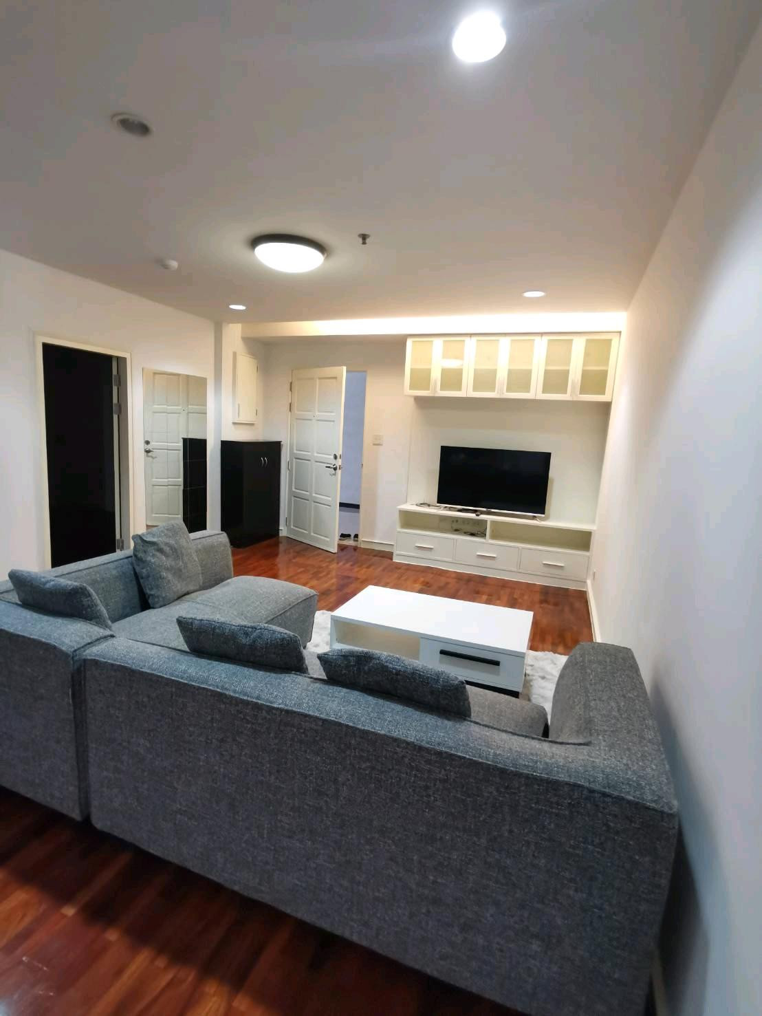 Condo for sale, suitable for living or buying for investment, BTS Phrom Phong, unblocked view, 135 sq m., Emporium, just at the entrance of Sukhumvit Soi 39. Condo for sale, suitable for living or buying for investment, BTS Phrom Phong, unblocked view, 135 sq m., Emporium, just at the entrance of Sukhumvit Soi 39.