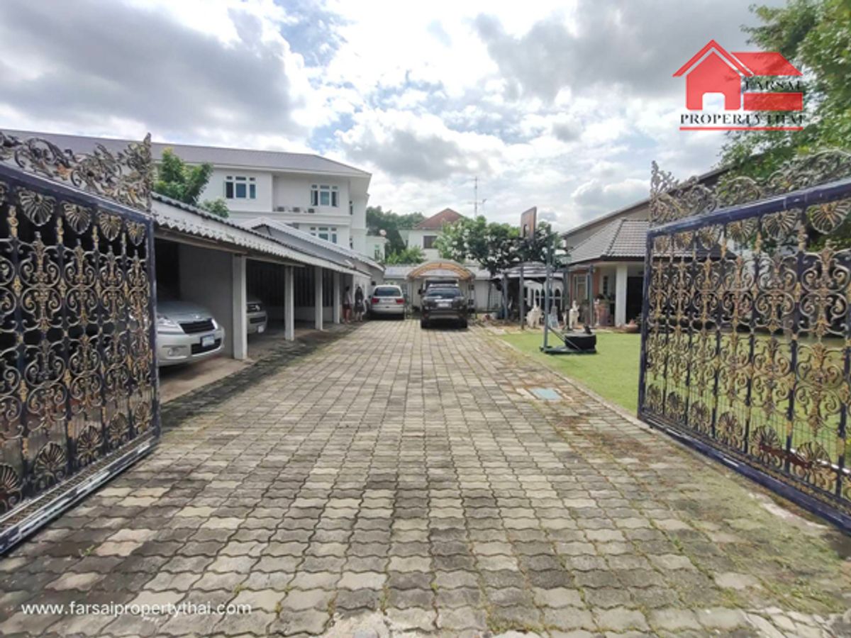 ให้เช่าบ้านเดี่ยว 2ชั้นเนื้อที่ 279 ตร.ว พื้นที่ใช้สอย 378 ตร.ม 4ห้องนอน 2ห้องน้ำ เฟอร์นิเจอร์ ถนน พระราม 9 หมู่บ้านเสรี ราคาเช่า 120,000 บ/ด ให้เช่าบ้านเดี่ยว 2ชั้นเนื้อที่ 279 ตร.ว พื้นที่ใช้สอย 378 ตร.ม 4ห้องนอน 2ห้องน้ำ เฟอร์นิเจอร์ ถนน พระราม 9 หมู่บ้านเสรี ราคาเช่า 120,000 บ/ด
