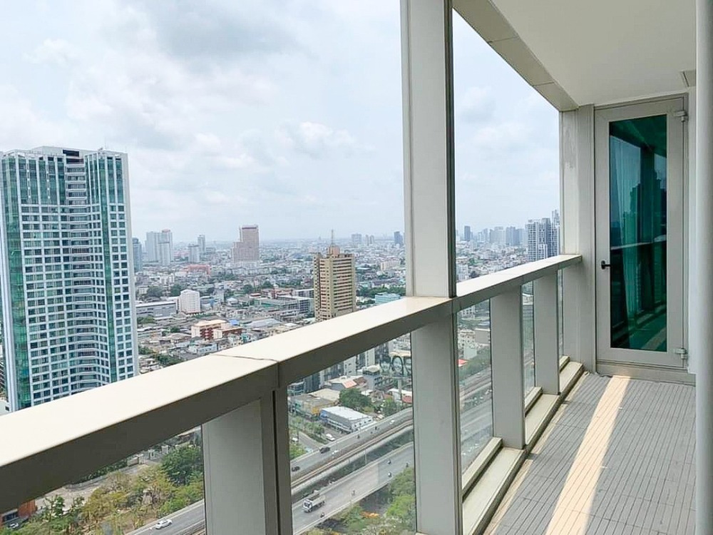 ♦ Rare Unit ♦ 30+ Floor 131.26 sq.m. | 3 Beds, Chao Phraya river and Sathorn Bridge view | Condo near ICONSIAM 3 mins., BTS Taksin 3 mins.