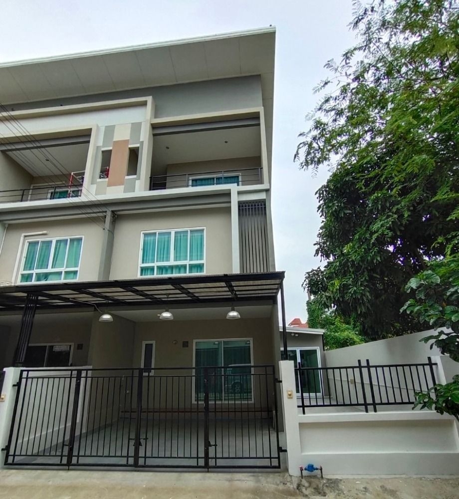 S-HVSS101 ขาย บ้าน หมู่บ้านวิชั่นสมาร์ทไลฟ์ 3ชั้น ขนาด 27.3ตร.ว. พื้นที่ใช้สอย 150ตร.ม. 3นอน 3น้ำ  3.59ล้าน 064-959-8900