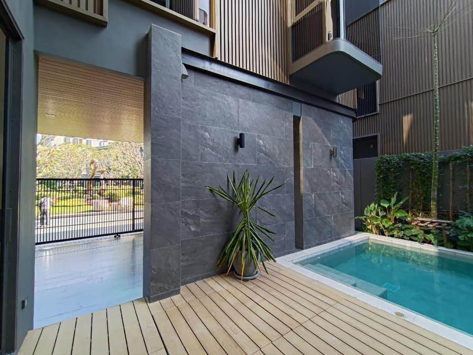 Very urgent for rent!!! BuGaan Rama9-Meng Jai) 3-story house, the most private, has an elevator, private swimming pool / 4master bedroom + 1 room (can add more) / 5 bathrooms / 4 places Parking/1 room, 1 Maid bathroom/Home swimming pool/Elevator/390,000 b Very urgent for rent!!! BuGaan Rama9-Meng Jai) 3-story house, the most private, has an elevator, private swimming pool / 4master bedroom + 1 room (can add more) / 5 bathrooms / 4 places Parking/1 room, 1 Maid bathroom/Home swimming pool/Elevator/390,000 b