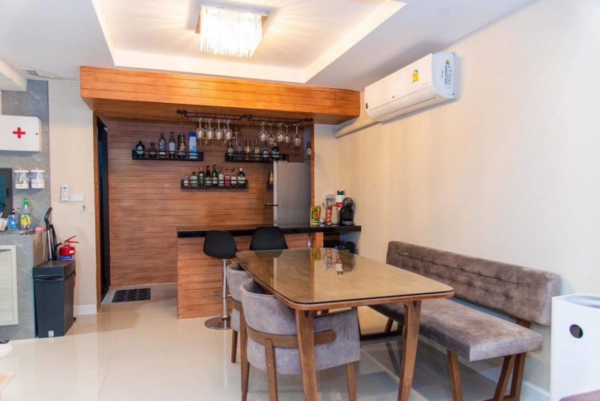ให้เช่า /ขาย Townhomeสุดหรู ใกล้ทองหล่อ เอกมัย (3.5ชั้น Patio Pattanakarn32)