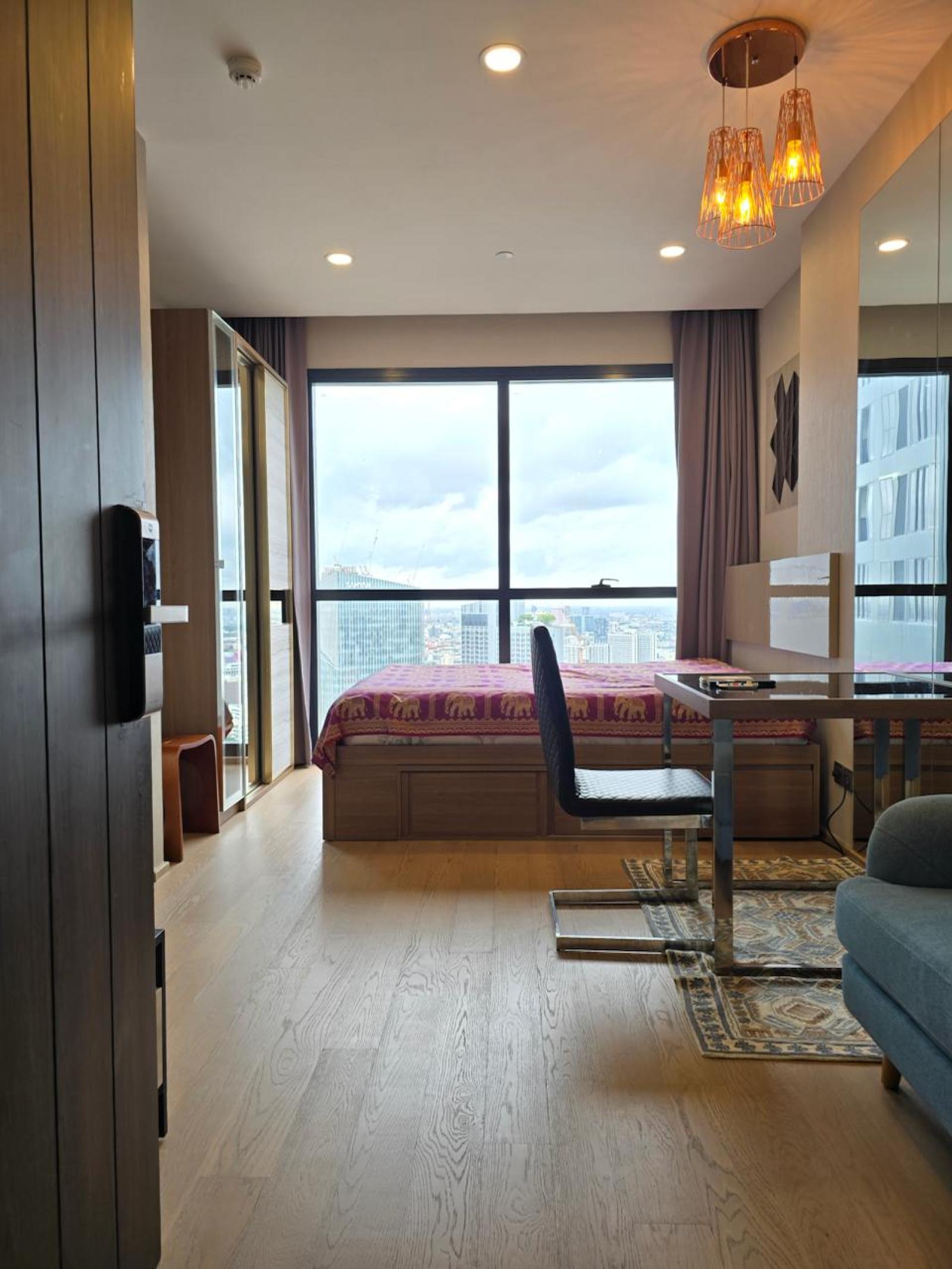 Ashton Chula - Silom【𝐑𝐄𝐍𝐓】 Contact Line ID: @hacondo