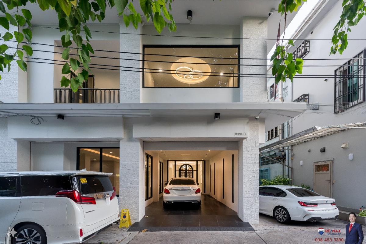 🌳 4 คูหา ตีทะลุกัน ได้พื้นที่ใช้สอย 504 ตร.ม.!?, 46 ตร.วา, เจริญกรุง 37, 2 ห้องนอนใหญ่! 4 ห้องน้ำ 1 ห้องแม่บ้าน3 ชั้น (มีลิฟท์) ตกแต่งครบ 🌳 4 คูหา ตีทะลุกัน ได้พื้นที่ใช้สอย 504 ตร.ม.!?, 46 ตร.วา, เจริญกรุง 37, 2 ห้องนอนใหญ่! 4 ห้องน้ำ 1 ห้องแม่บ้าน3 ชั้น (มีลิฟท์) ตกแต่งครบ