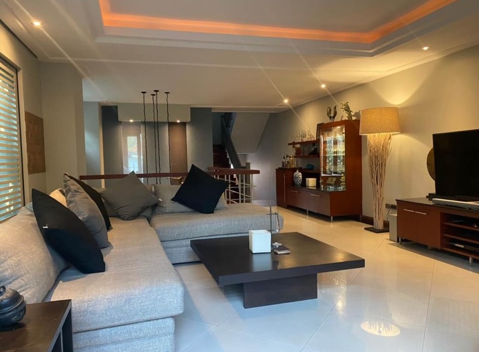 ♦ Special price ♦ ทาวน์เฮ้าส์ 4 ชั้น 3 ห้องนอน | 40.00 ตร.ว. 300.00 ตร.ม. | ใกล้ โรงพยาบาลสมิติเวช สุขุมวิท 5 นาที, BTS สถานีพร้อมพงษ์ 11 นาที – รูปที่ 3