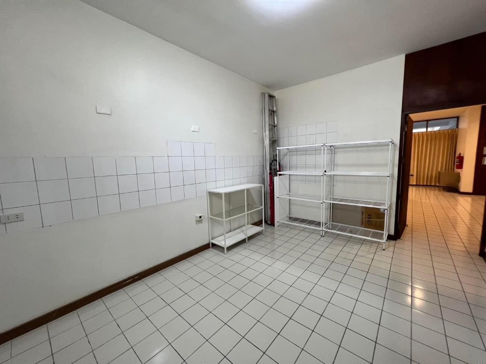 ● For Rent ● ทาวน์เฮาส์ 5 ชั้น 4 ห้องนอน | 30.60 ตร.ว. 400.00ตร.ม. | ใกล้ โรงพยาบาลวิภาราม 6 นาที, โรงเรียนเตรียมอุดมศึกษาพัฒนาการ 7 นาที, MRT สถานีกลันตัน 10 นาที – รูปที่ 4