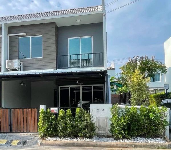 For rent: The Colors Premium Bangna Km.8.