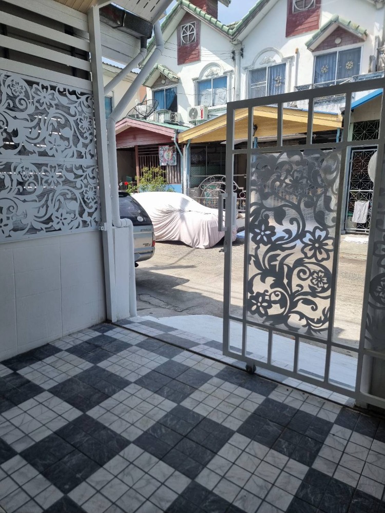 ขายทาวน์เฮ้าส์จิตราเพลส รีโนเวททั้งหลัง 3 นอน 3 น้ำ หลังบ้านติดคลอง กระทุ่มแบน 1.99 ล้านบาท – รูปที่ 2