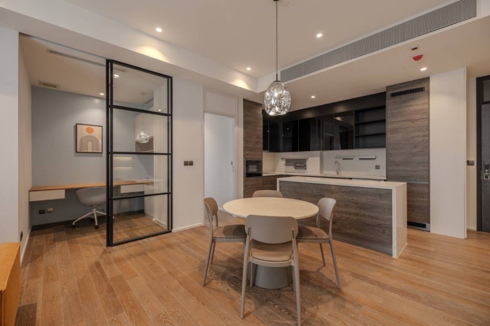 ♦ Nice Decoration ♦ ชั้น 05+ 2 ห้องนอน 2 ห้องน้ำ | 96.40 ตร.ม. | ไม่รับสัตว์เลี้ยง | ใกล้ BTS เพลินจิต 3 นาที , MRT ลุมพินี 4 นาที – รูปที่ 2
