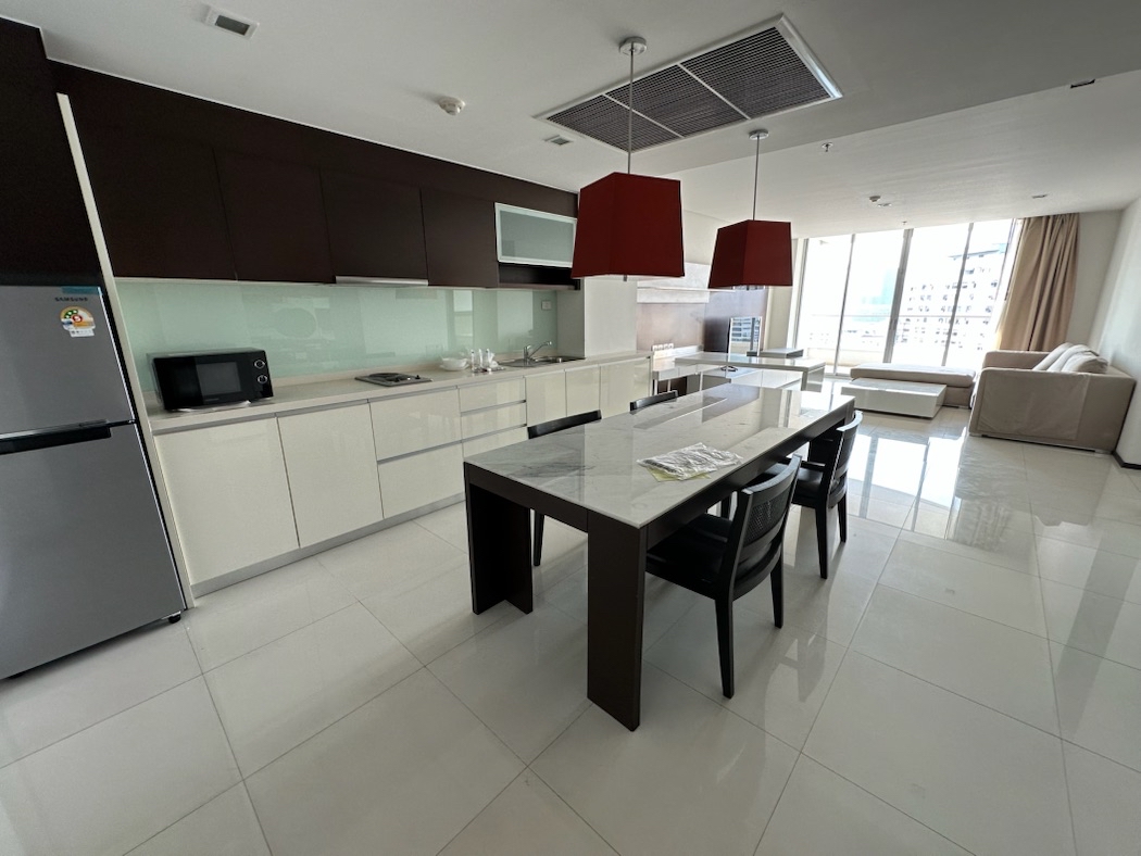 ให้เช่า คอนโด | 2 ห้องนอน 2 ห้องน้ำ พร้อมอ่างอาบน้ำ “Sathorn Heritage” 121 ตร.ม. ใกล้ BRT อาคารสงเคราะห์ และ BTS ช่องนนทรี – รูปที่ 2