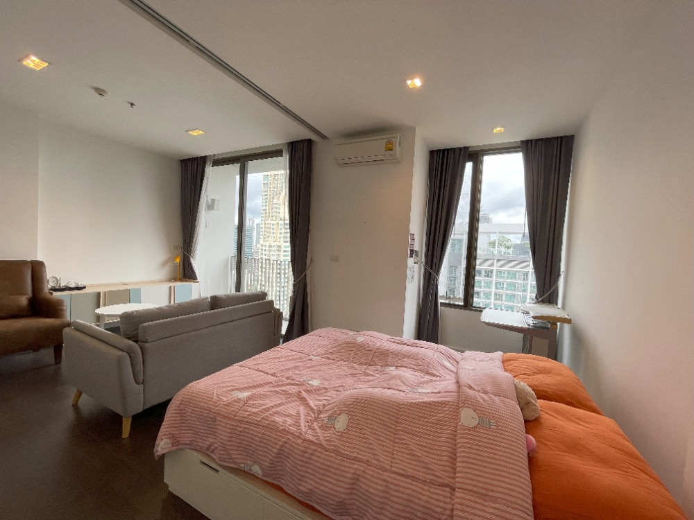 Condo for rent Nara 9 by Eastern Star, high floor, good view, central location, near BTS Chong Nonsi (area 39.44 square meters)