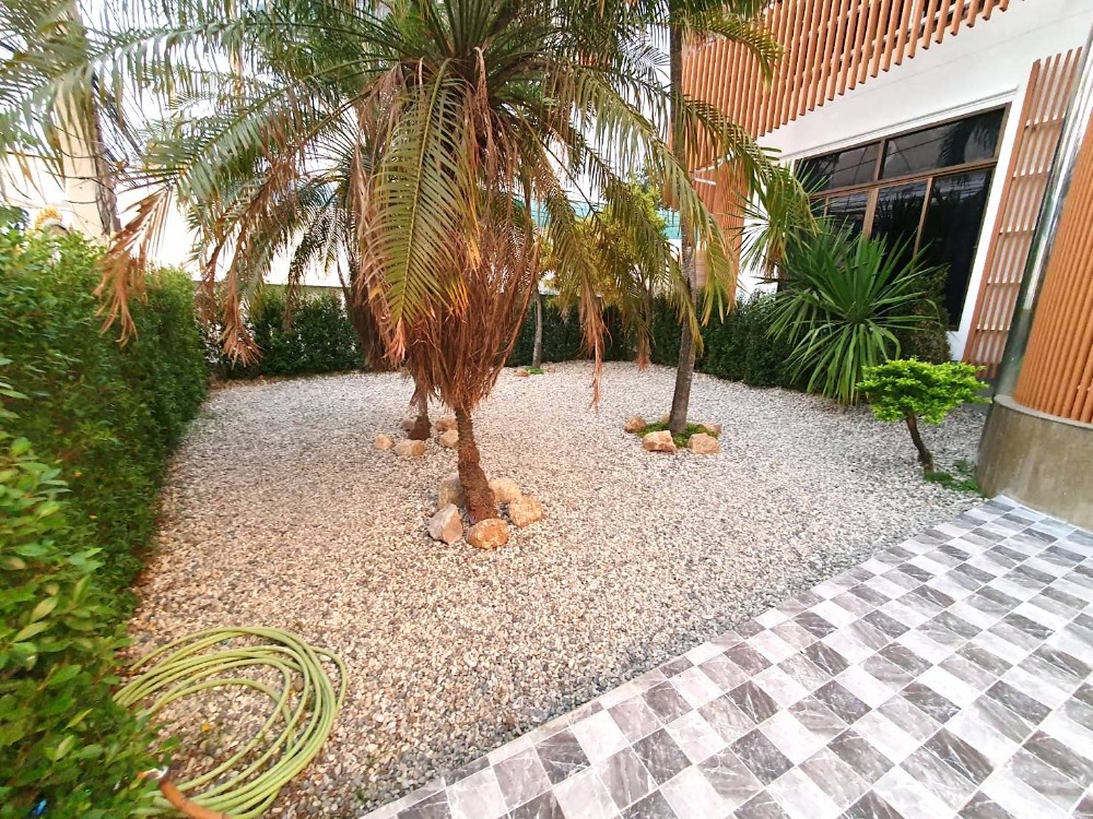 For rent, luxury pool villa, 5 bedrooms, next to Super Road. You can walk to shopping at Makro. – รูปที่ 4