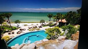 📢👇Luxury hotel for sale in Pattaya, next to the sea, quiet, clean beach, able to continue business. Customers are always full.