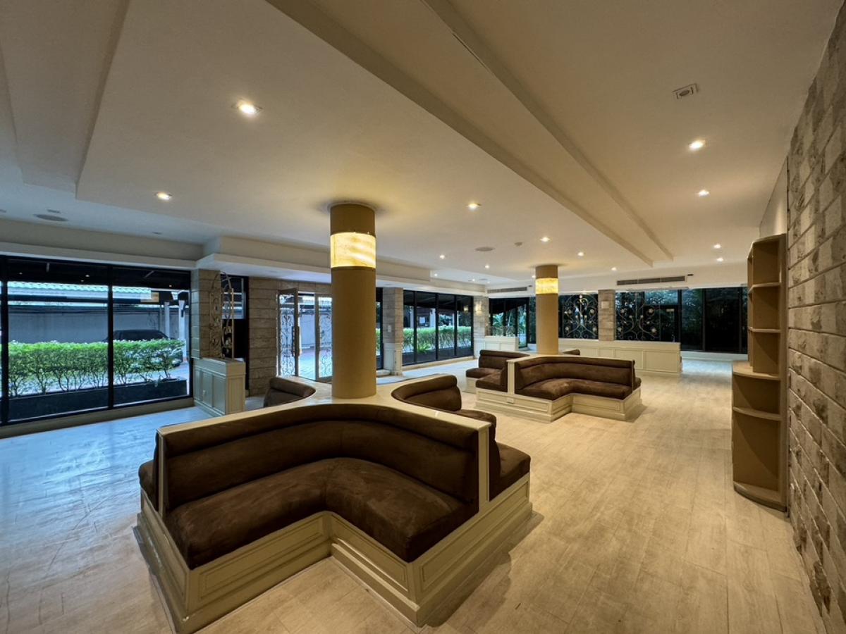 📌Space for rent For opening a restaurant, Ploenchit, Chidlom location, accepting business, clinic, spa, beauty.