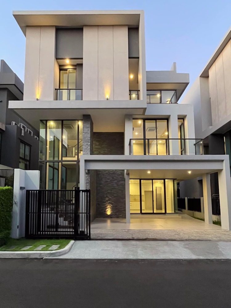 ● Modern Classic ● บ้านเดี่ยว 3 ชั้น 5 ห้องนอน 3 ที่จอดรถ | 52.60 ตร.ว. 346.00 ตร.ม. | ใกล้ ตลาดหัวมุม เกษตร-นวมินทร์ 4 นาที, The Walk เกษตร-นวมินทร์ 4 นาที, Nawamin City Avenue 5 นาที