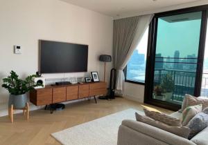 ♦ Pet friendly ♦ |  160.00 ตร.ม. ตกแต่งครบ | 3 ห้องนอน 4 ห้องน้ำ | ใกล้ อุทยานเบญจสิริ 7 นาที, Emporium 7 นาที, BTS สถานีพร้อมพงษ์ 11 นาที