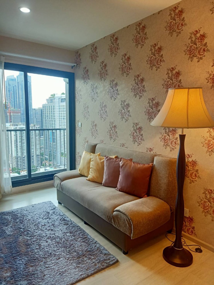 **** Life Asoke ***** for RENT    - Size 55 sq.m on 32nd floor    - 2 bedrooms and 2 bathrooms      -fully furnished with full electrical appliance set – รูปที่ 2