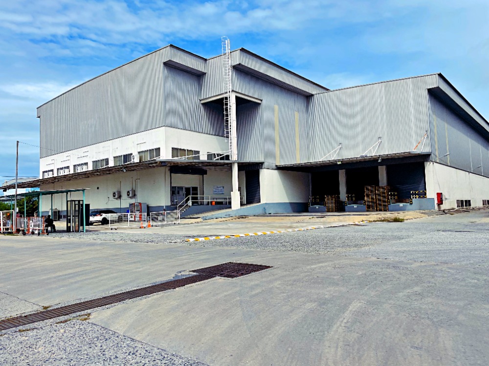 Factory/warehouse area 5,650 sq m. Next to Bangna-Trad Road, inbound, km. 19, purple area. Factory/warehouse area 5,650 sq m. Next to Bangna-Trad Road, inbound, km. 19, purple area.