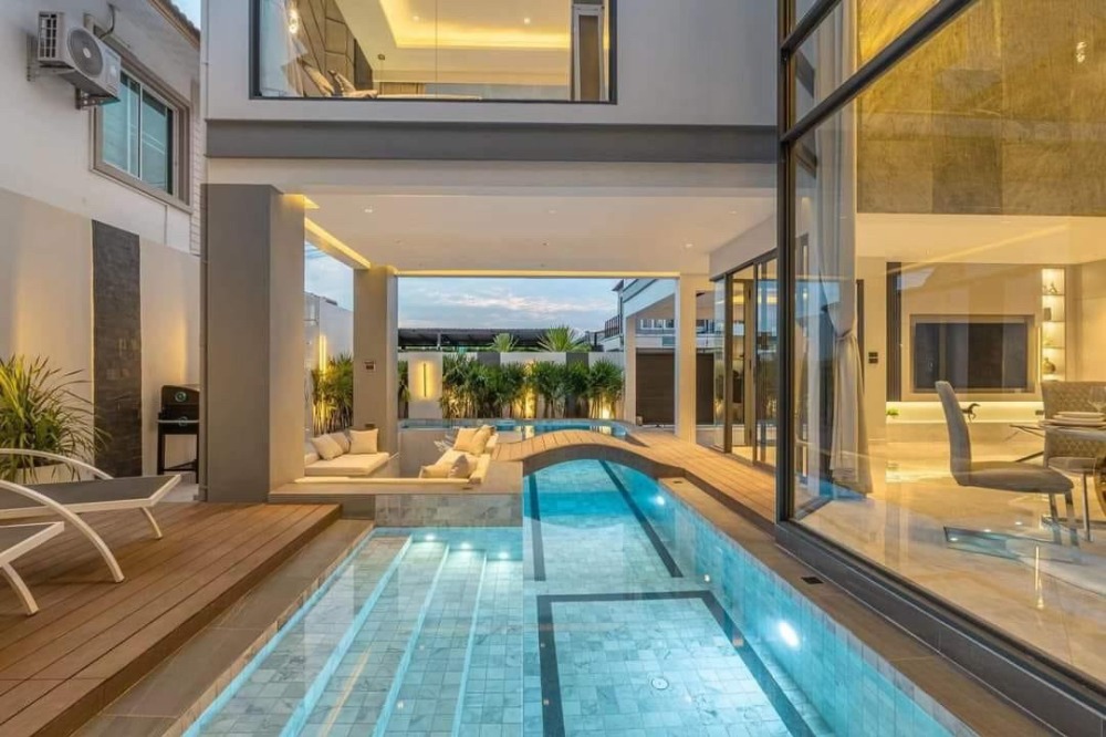 ● Luxurious pool villa ● Single house 2 storey 280.00 sq.m. | 5 beds 6 baths | near Jomtien Beach 5 mins, Pattaya Night Market 7 mins, Pattaya Park Water 8 mins ● Luxurious pool villa ● Single house 2 storey 280.00 sq.m. | 5 beds 6 baths | near Jomtien Beach 5 mins, Pattaya Night Market 7 mins, Pattaya Park Water 8 mins
