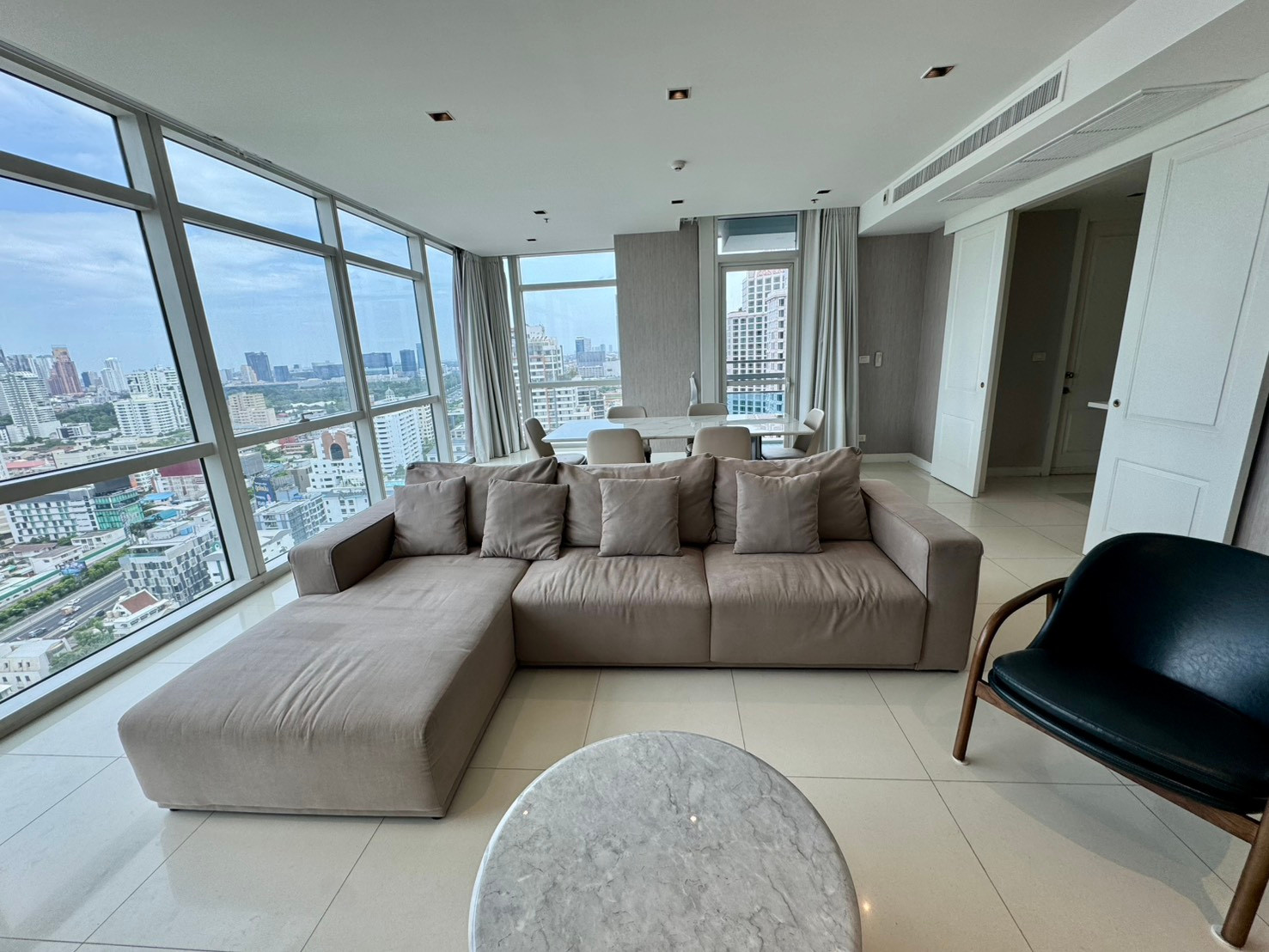 ++++เช่าด่วน+++ ** The Athenee Residence**3 ห้องนอน ขนาด 215 ตร.ม. แต่งครบพร้อมอยู่!! ++++เช่าด่วน+++ ** The Athenee Residence**3 ห้องนอน ขนาด 215 ตร.ม. แต่งครบพร้อมอยู่!!