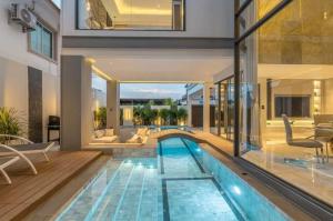 ● Luxurious pool villa ● บ้านเดี่ยว 2 ชั้น 280.00 ตร.ม. | 5 ห้องนอน 6 ห้องน้ำ | ใกล้หาดจอมเทียน 5 นาที,  ตลาดกลางคืนสวนพัทยา 7 นาที, สวนน้ำพัทยาปาร์ค 8 นาที