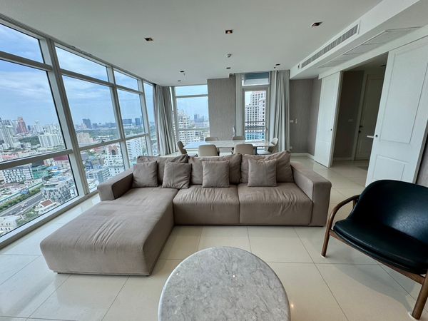 ++++เช่าด่วน+++ ** The Athenee Residence**3 ห้องนอน ขนาด 215 ตร.ม.  แต่งครบพร้อมอยู่!!