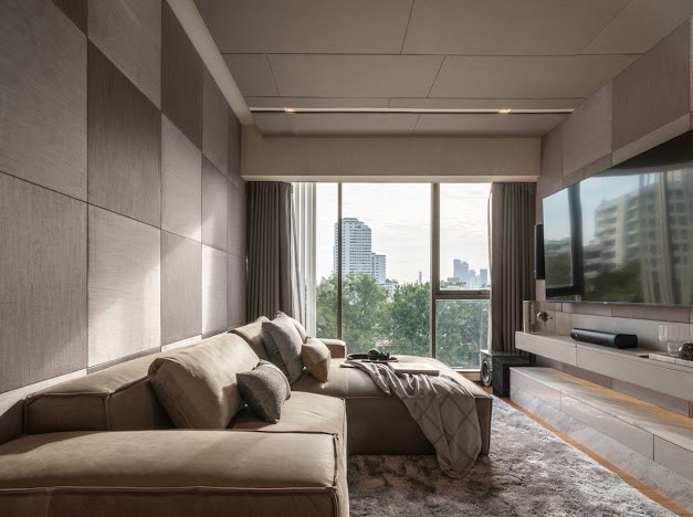 ● Prime Location ● 05++ floor 390.00 sq.m. | 4 beds 4 baths | near Patumwan Demonstration School 1 mins, Srinakharinwirot University 2 mins, Benchasiri Park 6 mins, EmQuartier 6 mins