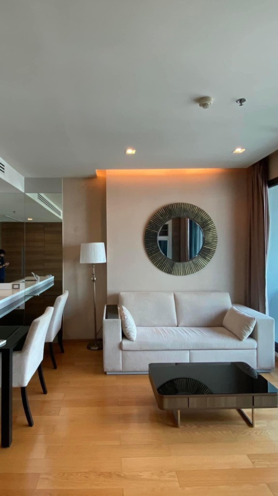 ● Super Luxury ● ชั้น 20++ | 1 ห้องนอน 55.28 ตร.ม. | คอนโดใกล้ รถไฟฟ้า BTS เซนต์หลุยส์ 1 นาที, โรงเรียนกรุงเทพคริสเตียนวิทยาลัย 3 นาที, คิง เพาเวอร์ มหานคร 3 นาที ● Super Luxury ● ชั้น 20++ | 1 ห้องนอน 55.28 ตร.ม. | คอนโดใกล้ รถไฟฟ้า BTS เซนต์หลุยส์ 1 นาที, โรงเรียนกรุงเทพคริสเตียนวิทยาลัย 3 นาที, คิง เพาเวอร์ มหานคร 3 นาที