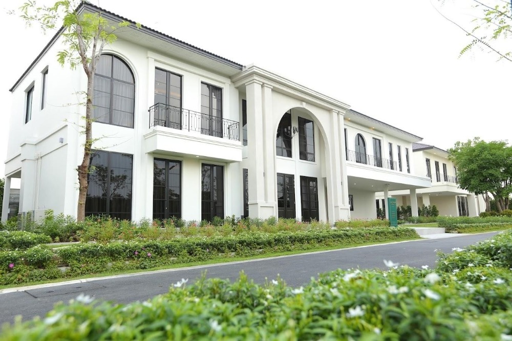 ♦ Luxe VILLA ♦ Single house 2 Storey, 5 Beds, 5 Parking | 185.80 sq.w. 628.00 sq.m. | Near The Paseo Park 5 mins., The Mall Bang Khae 8 mins. ♦ Luxe VILLA ♦ Single house 2 Storey, 5 Beds, 5 Parking | 185.80 sq.w. 628.00 sq.m. | Near The Paseo Park 5 mins., The Mall Bang Khae 8 mins.