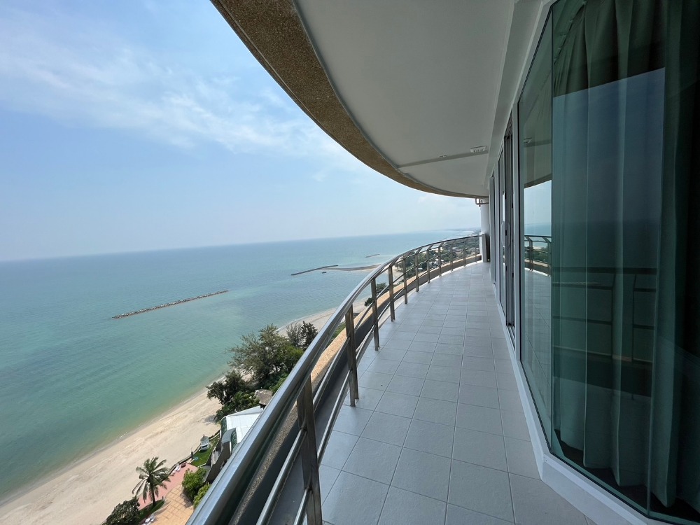 ให้เช่า คอนโดตกแต่งใหม่ ชั้น 18 ติดชายหาดเจ้าสำราญ รอยัลบีช Royal Beach Condo – 3 นอน 3 น้ำ, 186 Sq.m. วิวหาดเจ้าสำราญ 180 องศา. ค่าเช่า 55,000 บาทต่อเดือน, ขาย 12 ล้านบาท – รูปที่ 2