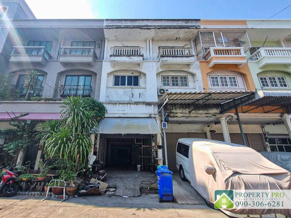 Commercial Building for Sale Dan Samrong 11, area 16 sqw 192 sqm Near MRT Si Dan, Si Thepha, Srinakarin, Theparak : MJ24S-003