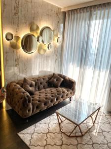 ● Nice Decoration ● ชั้น 10+ 42.00 ตร.ม. | 1 ห้องนอน ตกแต่งครบ | ใกล้ BTS ทองหล่อ 1 นาที, เมเจอร์ ซีนีเพล็กซ์ สุขุมวิท 2 นาที
