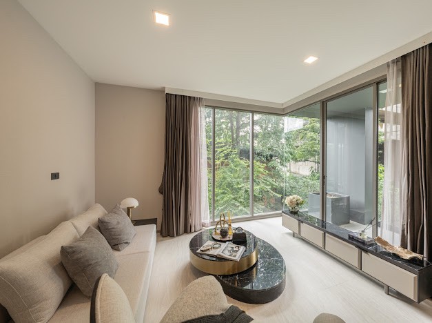 ● Prime Location ● ชั้น 0++ 70.00 ตร.ม. | 2 ห้องนอน 2 ห้องน้ำ | ใกล้ รร.สาธิต มศว 1 นาที, มหาวิทยาลัยศรีนครินทร์วิโรฒ 2 นาที, สวนเบญจสิริ 6 นาที, EmQuartier 6 นาที – รูปที่ 4