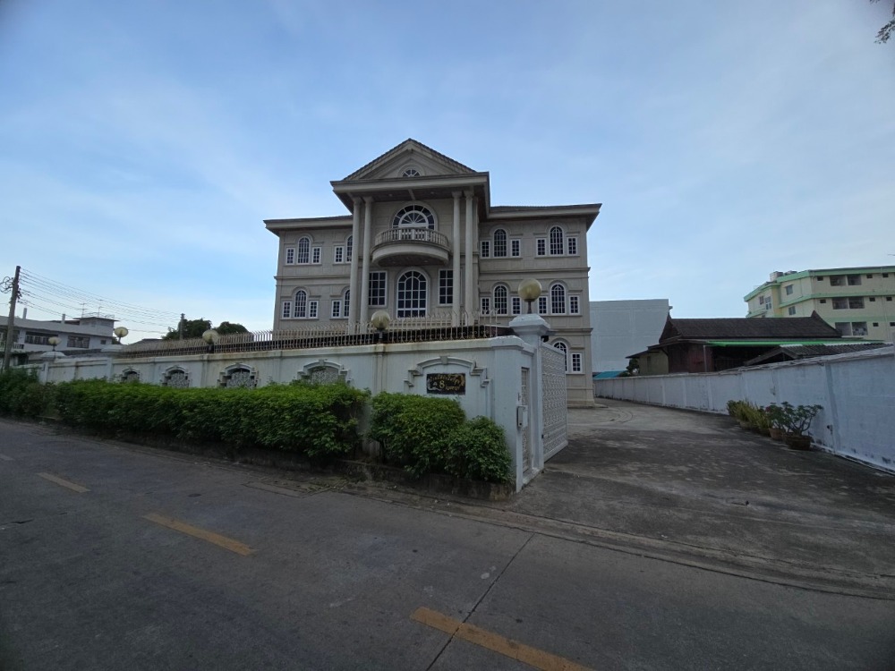 For sale: mansion with 4-storey building, 2 buildings, Soi Petchkasem 58, area 550 sq m. – รูปที่ 2