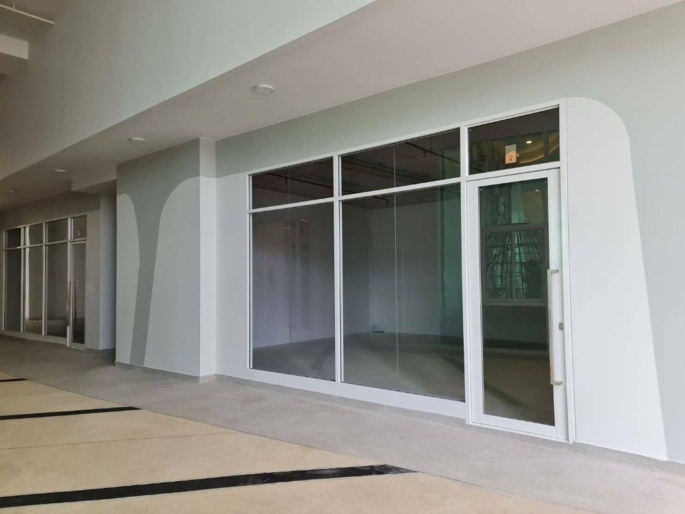 ♢ Shop room ♢ Tower B, 00+ Floor, 68.41 sq.m. | Unfinished, Suitable for use as a retail shop | Near Terminal 21 on Rama 3 7 mins.