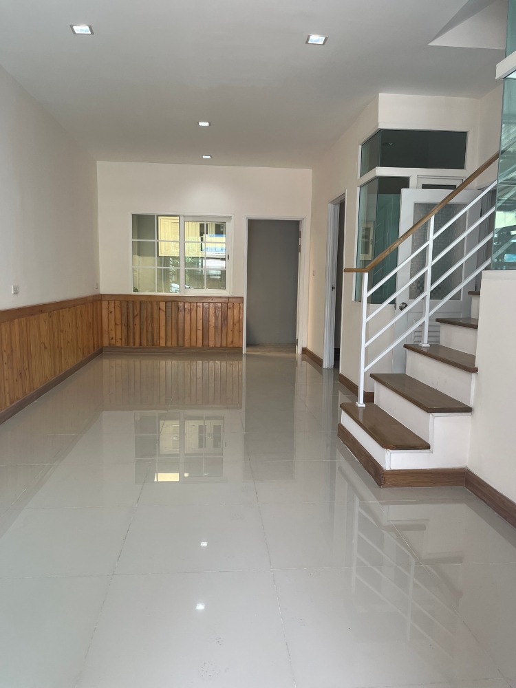P-2499 Urgent sale! Golden Town 2 On Nut-Pattanakarn, beautiful house, good location, convenient travel.