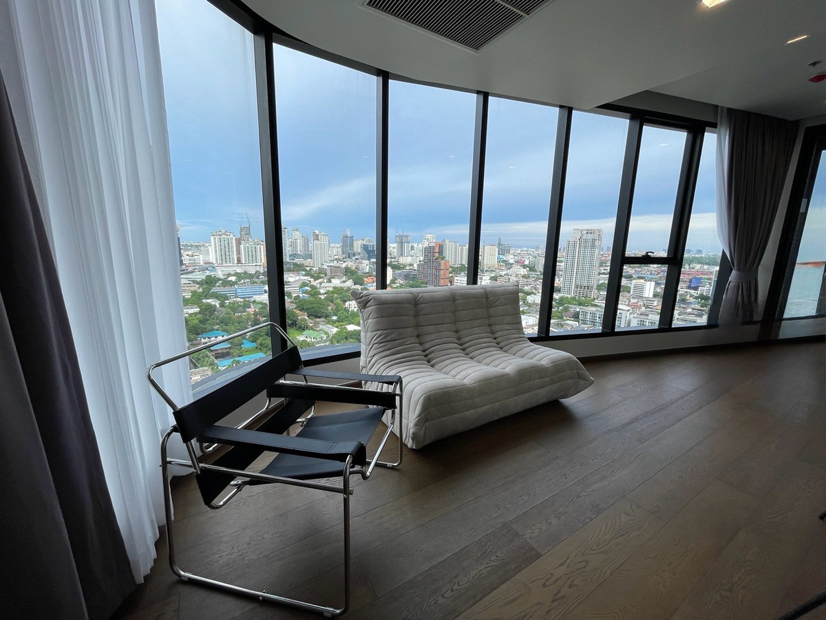 ขายคอนโดห้องมุม Ideo Q Sukhumvit 36 ใกล้ BTS ทองหล่อ 1 ห้องนอน พร้อมห้องทำงาน ดีไซน์กระจกโค้ง ห้องไม่เคยปล่อยเช่า
