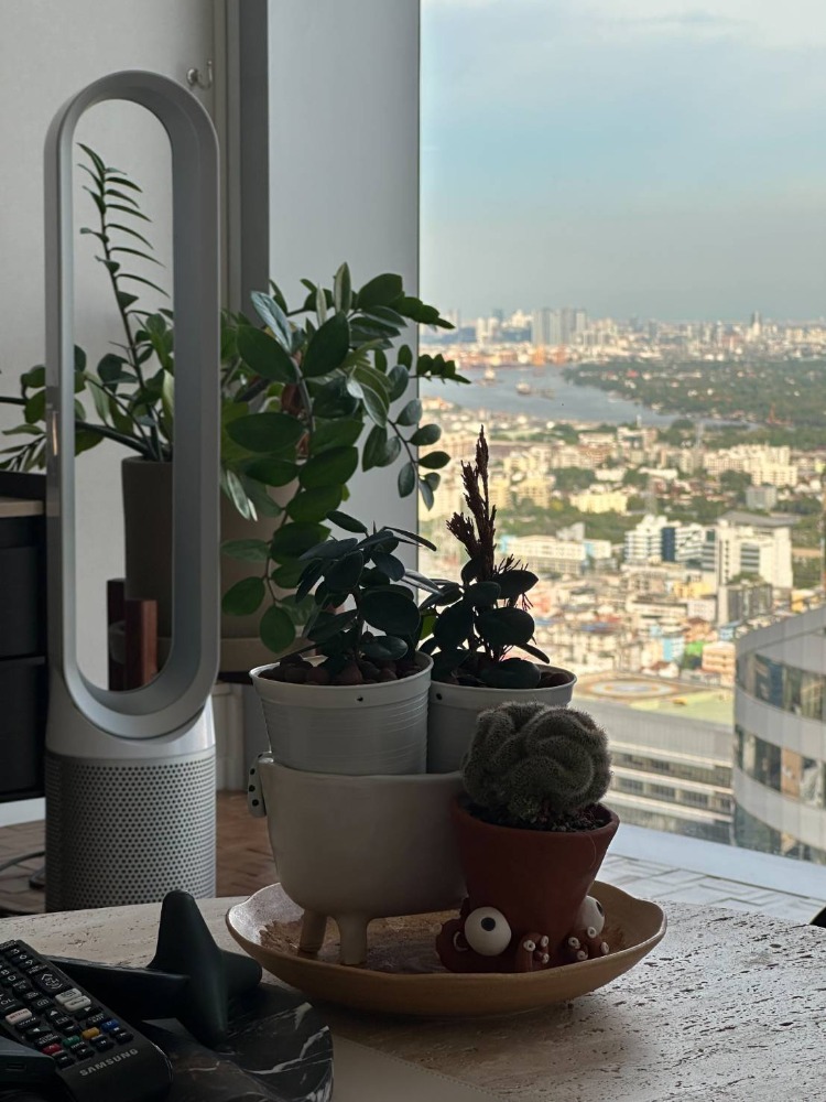 High unobstructed 47th Floor - River View 124 SQM - Branded interior