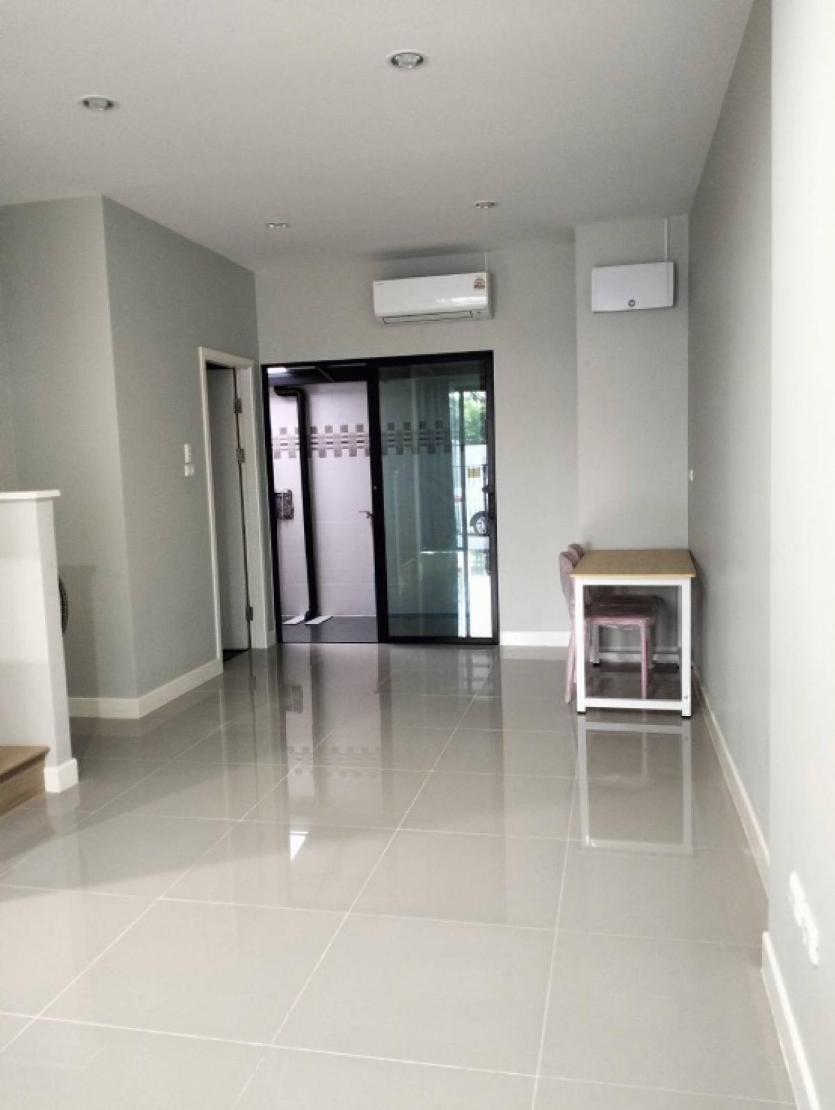 🏠🩷Brand new house for rent, Nalin Avenue Plus Ramintra-Minburi Village, 3-storey townhouse, new house – รูปที่ 2