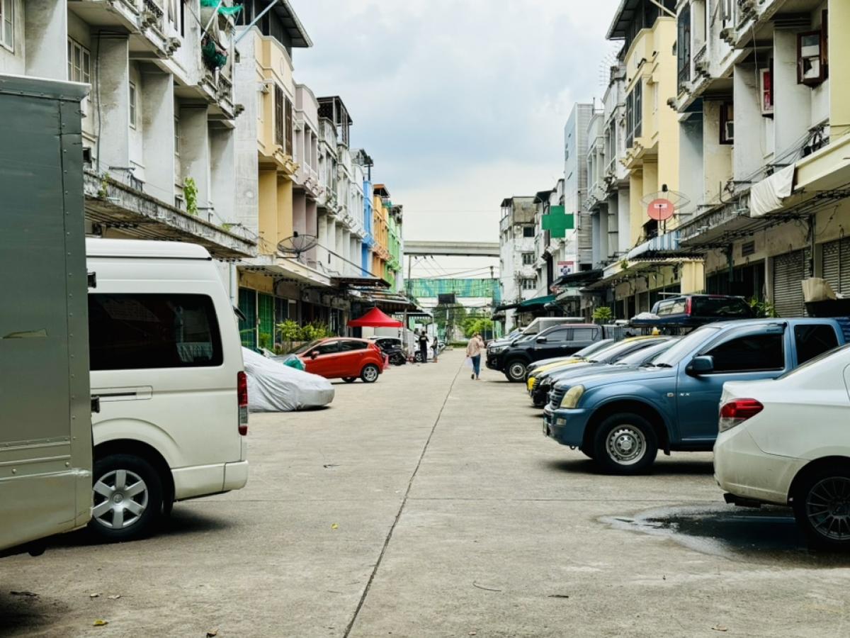 Commercial building for sale, 4 floors, 3 units, used as a factory and office for an electronic parts manufacturing company. With empty land 100 sq m in Soi Ramintra 58. – รูปที่ 3