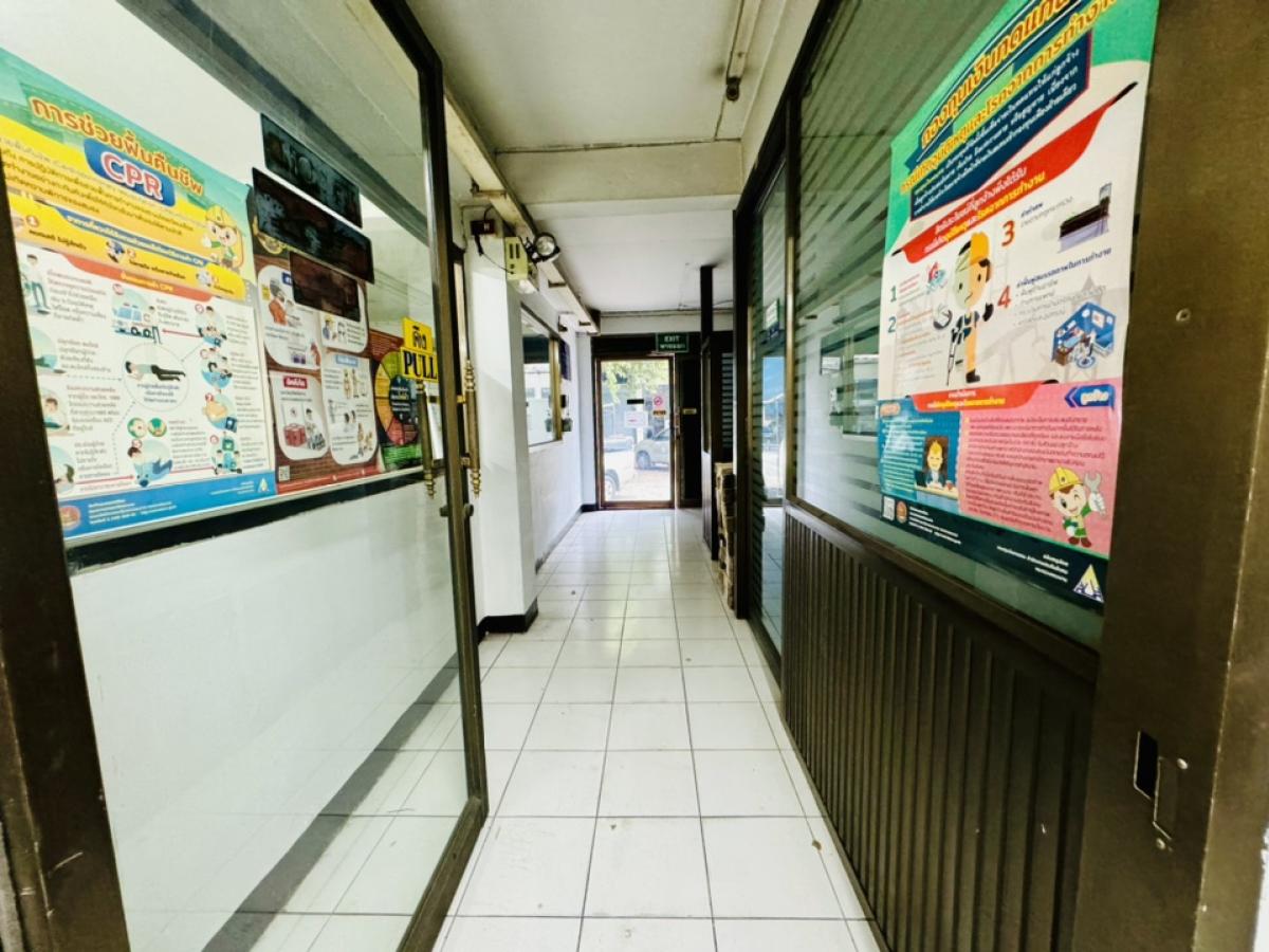 Commercial building for sale, 4 floors, 3 units, used as a factory and office for an electronic parts manufacturing company. With empty land 100 sq m in Soi Ramintra 58. – รูปที่ 4