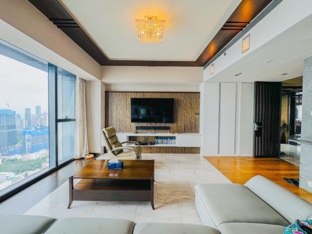 ❖ High Floor ❖ ตึก C ชั้น 50+ | 3 ห้องนอน 194.00 ตร.ม. | คอนโดใกล้ รพ. BNH 3 นาที, รร.เซนต์โยเซฟคอนเวนต์ 4 นาที, BTS ช่องนนทรี 4 นาที ❖ High Floor ❖ ตึก C ชั้น 50+ | 3 ห้องนอน 194.00 ตร.ม. | คอนโดใกล้ รพ. BNH 3 นาที, รร.เซนต์โยเซฟคอนเวนต์ 4 นาที, BTS ช่องนนทรี 4 นาที