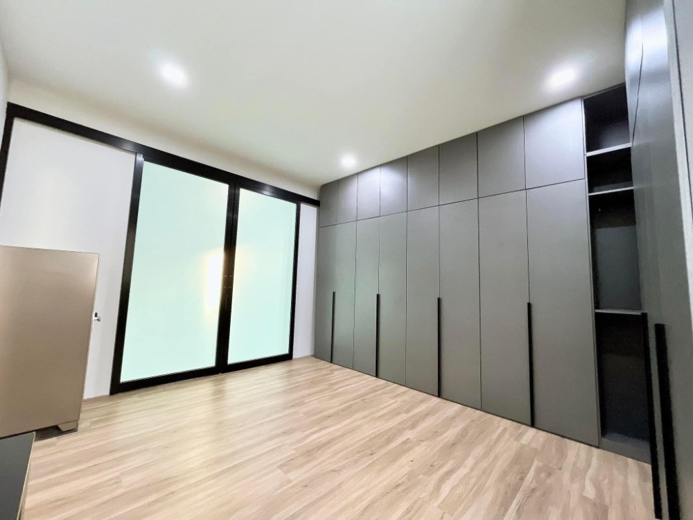 ● For Rent ● ทาวน์โฮม 3 ชั้น 3 ห้องนอน | 30.00 ตร.ว. 240.00ตร.ม. | ใกล้ Major รัชโยธิน 5 นาที, Avenue รัชโยธิน 8 นาที, มหาวิทยาลัยเกษตรศาสตร์ 13 นาที – รูปที่ 2