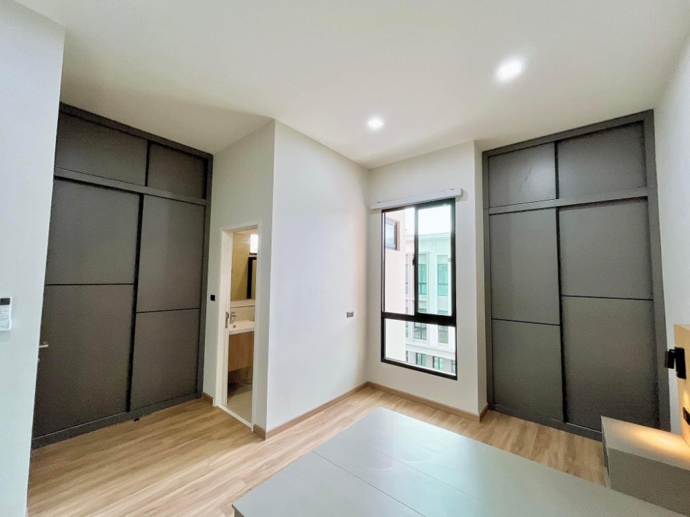 ● For Rent ● ทาวน์โฮม 3 ชั้น 3 ห้องนอน | 30.00 ตร.ว. 240.00ตร.ม. | ใกล้ Major รัชโยธิน 5 นาที, Avenue รัชโยธิน 8 นาที, มหาวิทยาลัยเกษตรศาสตร์ 13 นาที – รูปที่ 4