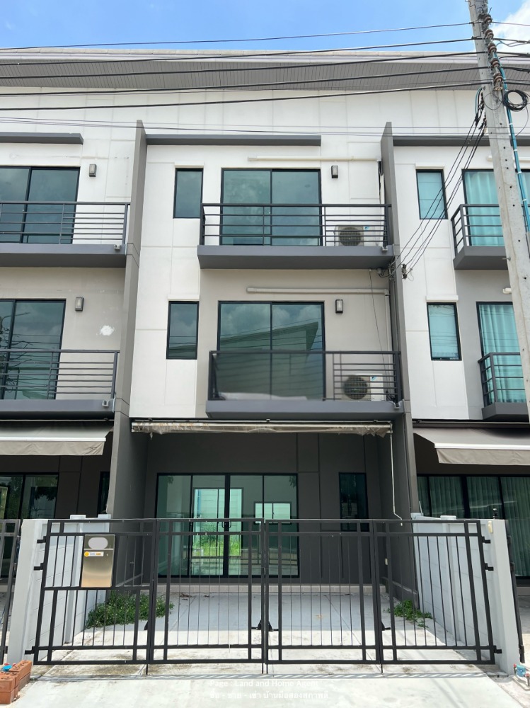 Townhouse for sale, Baan Klang Muang Ratchaphruek-Rama 5, new house, never lived in. Townhouse for sale, Baan Klang Muang Ratchaphruek-Rama 5, new house, never lived in.