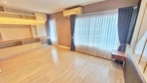 P-2566 Urgent for rent! Perfect place, Krungthep Kreetha, beautiful house, ready to move in, on the main road, easy to travel, surrounded by amenities.