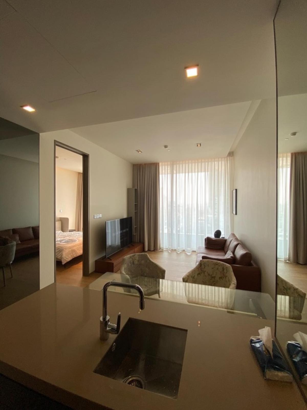 📢👇Sell with tenant til 30 August 2026
 Good deal, good location  area near Lumpini park , One Bangkok , furniture not included