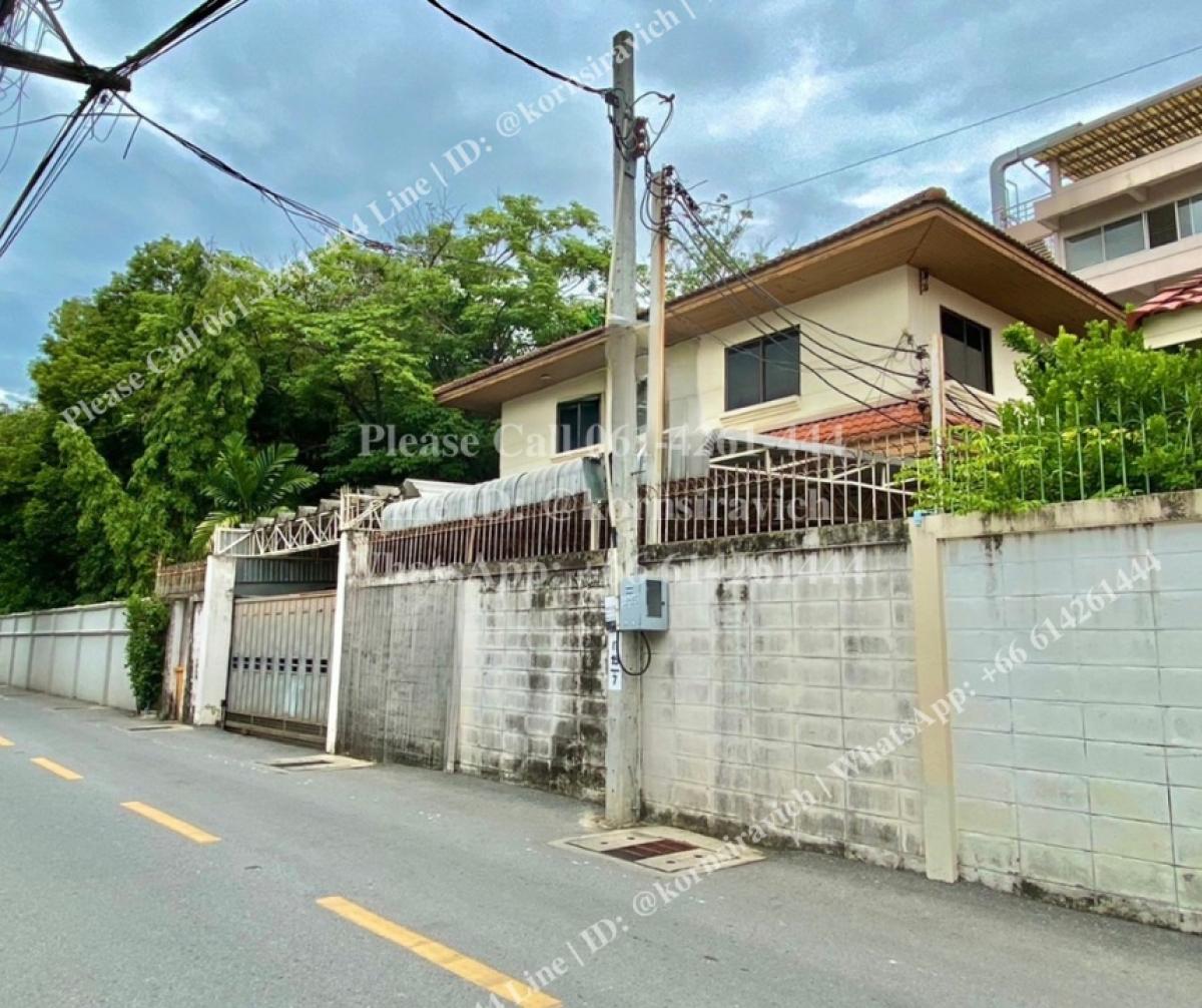 Rent a detached house for doing business in Soi Ekkamai - Pridi Banomyong, Open Idea Renovated, near kindergarten