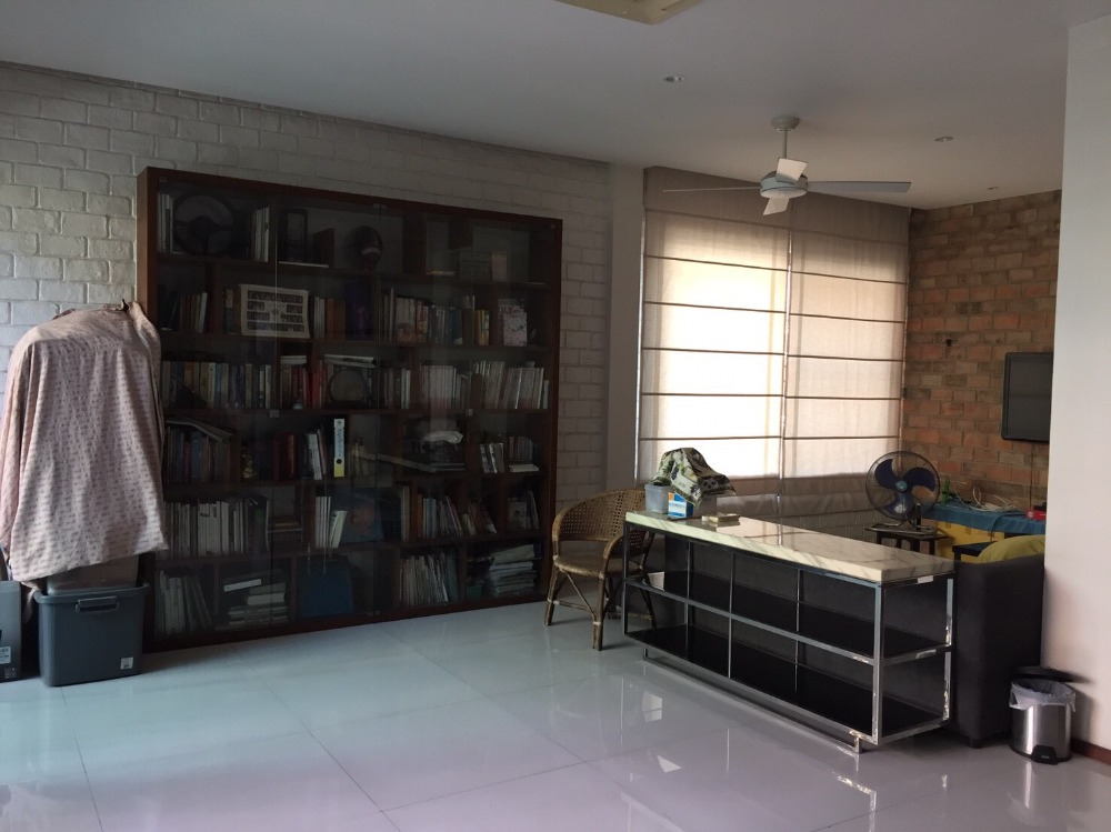 House for sale, area 64 sq m., Soi Narathiwat 10, 3-storey building (area more than 500 sq m.), price 56 million baht. – รูปที่ 2